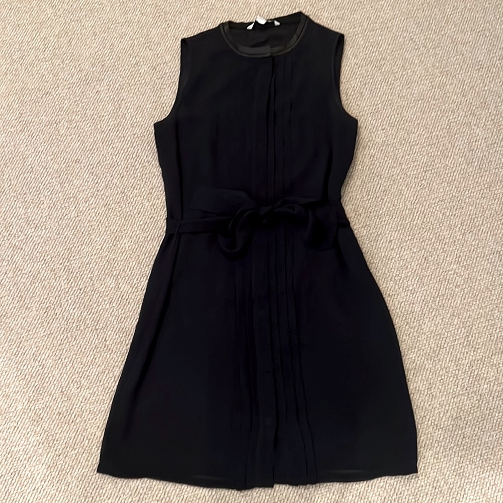 Diane von Furstenberg Navy Dress. Size 4